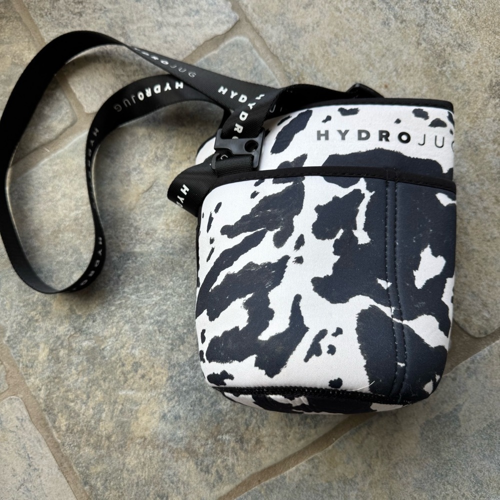 HydroJug Accessories Traveler‎ Viral Cow Print Sleeve with Strap